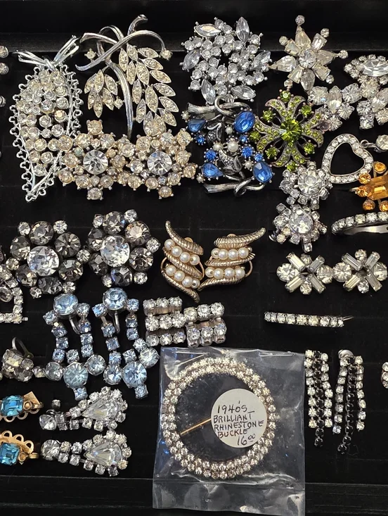 2 Trays Huge Bling Vintage To Antique Earring Necklace Brooch Lot Bundle - Picture 4 of 15